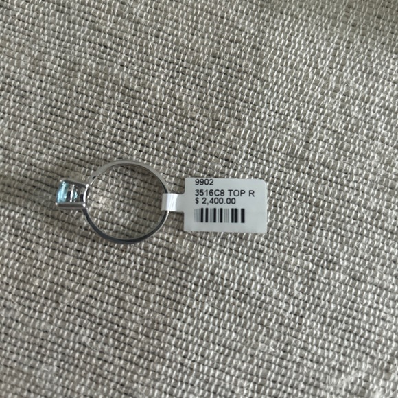 1.5 carat cushion Sky Blue Topaz 18k band - Picture 3 of 4